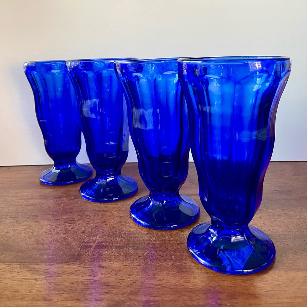 Set of 4  Anchor Hocking Cobalt Blue Tall Parfaits Glasses, Ice Cream Goblets